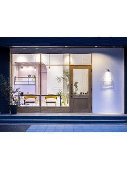 プライベート空間で癒しのサロンタイムを…3席のみの少人数サロンなのでゆったりとした時間を過ごせます！