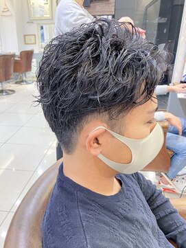 テトラ バイ ネオリーブ 横浜西口店(tetra by neolive) ツーブロ刈り上げメンズショートメンズパーマ癖毛風☆横浜