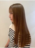 ベージュ×うる艶