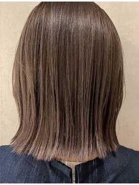 レジュアル(RESSUAL) ミディアムヘア暗めカラーグランマッシュデザインカラー