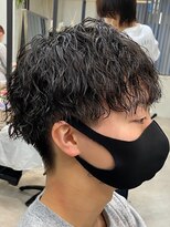 ジーニー 新百合ヶ丘(Genie)&nbsp;フェザーパーマサーフカール刈り上げセンターパート