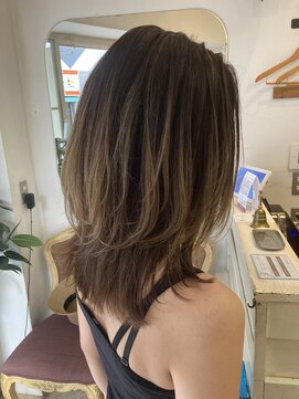 シェノン 赤羽店(CHAINON) バレイヤージュ風ナチュラルベージュ×ウルフミディアムレイヤー