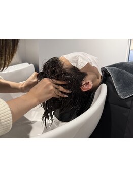 ヘッドスパで日頃の疲れを取りながら、頭皮ケアも＊炭酸スパで落としきれない頭皮の汚れもスッキリ！[松戸]