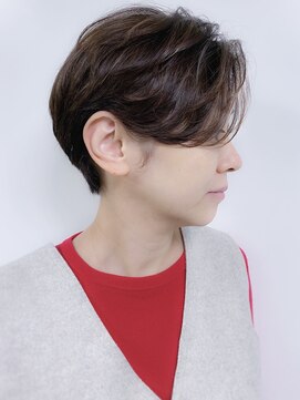 【morio原宿】ナチュラルハイライトカラー　ハンサムショート