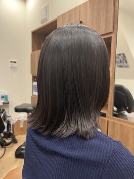 ブルペン(BULLPEN) 外はねミディアムボブ