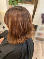 ケアル(Carel)&nbsp;前下がりボブ×外ハネスタイル