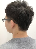 クオーター(QUARTER)&nbsp;ツイストナチュラルパーマでオトコの余裕コンマヘアショート