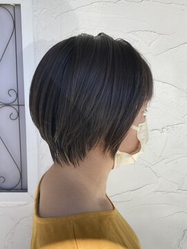 ヌードカラー(NUDE COLOR) 直毛の方でも柔らかショートヘア