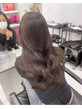 アディション 新宿(ADITION) 大人かわいいミルクティーカラーハイライトレイヤーカット[新宿]