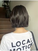 切りっぱなしボブ外ハネ外国人風ボブヘーゼルベージュアッシュ