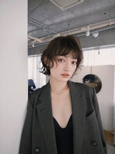 ロティバイトレンチ(loti by trench) 顔周りに動きのあるショートレイヤー×ベージュ
