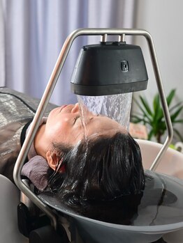 美容室 エルシエロ(El cielo)の写真/◆眠れるほどの気持ちよさで、日頃の疲れや目の疲労の改善に◎【頭浸浴&アロマヘッドスパ￥13500】