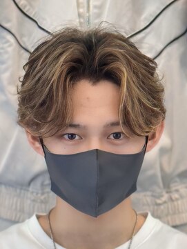 バース 梅田中崎町店(BIRTH) ハイライトセンターパートメッシュダブルカラーツーブロック