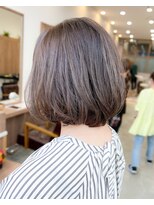 ピークス(PEAKS)&nbsp;ボブレイヤーショートひし形ボブ前下がりレイヤーボブハイライト