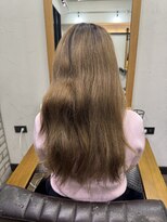 アンフィシュピトロワ(AnFye spi tlow) ブリーチ毛の方を高難易度縮毛矯正で艶髪ストレートに変身♪