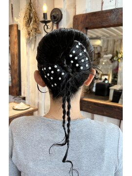 カリラ(CAOLILA) リボンヘアアレンジ