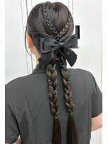 スタイル 横浜(STYLE)&nbsp;結婚式お呼ばれヘアセット／ツイン編みおろし/横浜駅/リボン