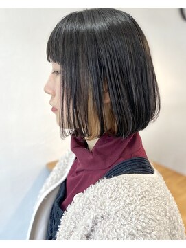 エニ(eni) インナーカラーボブ