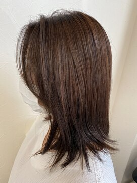 ヒルズ(BiBi hills) 高知　南国市　BiBi hillｓ　大人女性に人気ミディアムヘア