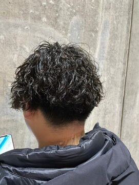 ヒロギンザバーバーショップ 神楽坂店(HIRO GINZA BARBER SHOP) センターパート　スパイラルパーマ