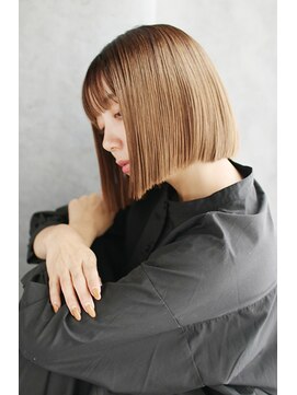 ミラー プラス エヌ(MIRROR+n) 20代30代40代　タッセルカットでエッジを効かす【宝塚】