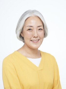 えがお美容室 【えがお美容室】グレイヘアにオススメ◎白髪を活かしたショート