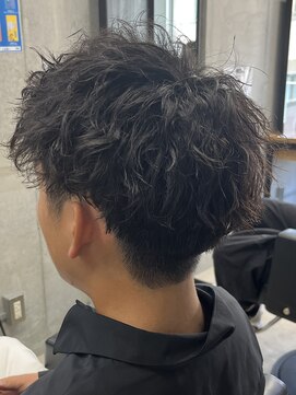 フイ 代々木(Hui) メンズ/アップバング/ツーブロックマッシュ/束感ショート波巻き