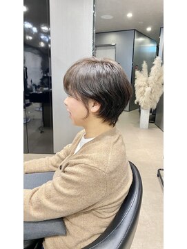 ハルキ ミナト ジャパン オオサカ(HARUKI MINATO japan OSAKA) 40代50代小顔似合わせカットくびレイヤーエモージュ大人可愛い