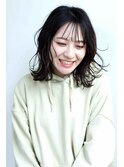 パーマが生み出す計算されたおしゃれなゆらぎ