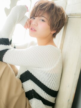 大波純一美容室パーティハン ホワイトブロンド小顔ショートニュアンスパーマa小山20代30代