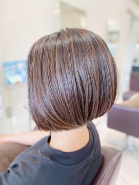 クール ヘアー ギャラリー 神明町店(COOL Hair gallery) 大人の前下がりショート/白髪ぼかしハイライト