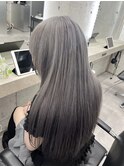 シルバーグレージュ/顔周りレイヤー/ストレートロングヘア