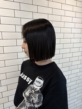 アシュレイ(ASHLEY) 切りっぱなしボブ 顎下ボブ ダークグレージュカラー 福島区