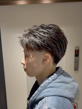 メンズフェザーショート×テーパーフェード×曲がる縮毛矯正