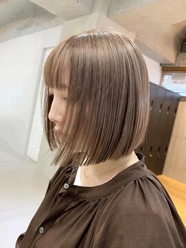 トイロ 横浜(Toiro) ワンレンボブ切りっぱなしボブハイトーンボブ