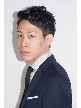 リバティーエイチ 勝どき店(LIBERTY-H) 【LIBERTY-H　勝どき】　スーツが似合う刈り上げパーマヘア