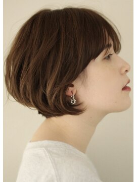 サーカス バイ ビュートリアム 青山(CIRCUS by BEAUTRIUM) 大人可愛い 丸み ショートボブ