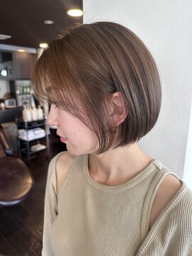 フィーカ(FIKA) ボブカット顔まわりレイヤー耳掛けスタイル
