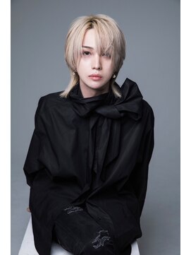 コア 新宿(CORE) ニュアンスデザイン/ダブルカラー/ミルクベージュ/ウルフカット