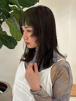 トリッカバルコニー ハヤマ(tricca Balcony Hayama)&nbsp;小顔効果とフェミニンさを演出するセミロング