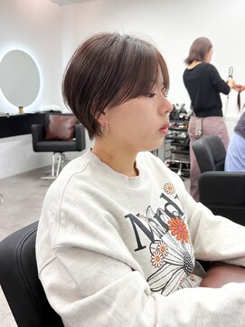 グランドライン(GRAND LINE) 前髪ありの可愛いショートヘア