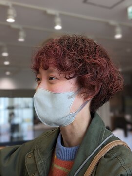 ケーオーエスビューティー(K O S beauty) ピンクのクルフワパーマショート!