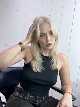 ディーン 名駅店(DEAN) ホワイトカラー