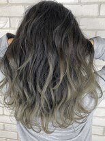 ディーバ 藤沢(D.I.E.V.A)&nbsp;20代30代40代海外風レイヤーカット艶髪オリーブグラデーション