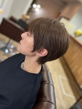ノウン バイ エボルシオン(Known by evolucion)の写真/【出屋敷駅 徒歩1分】暗くなり過ぎない明るい色味もOK！白髪が気になりだした人のお悩み解決◎