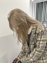 ヒュー 広島(HEW)&nbsp;20代30代ハイトーンダブルカラーベージュヘア