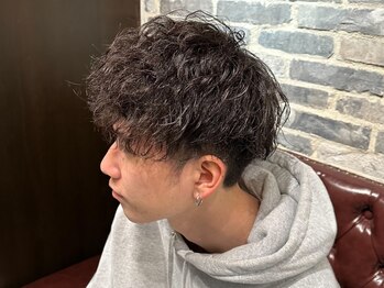 ミリオンバックス 御徒町店(Million Backs)の写真/くせ毛風ナチュラル～スパイラルまで!自由自在な質感でキマるパーマ<理容室>[御徒町/メンズ/MEN'S/学割U24]