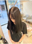 赤みを抑えた柔らかなオリーブベージュ【三軒茶屋】