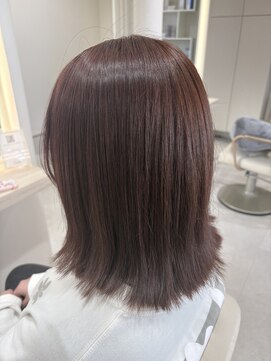 ルシエバイファブリック(Lucie by fabrique) 透明感パープルブラウンの外ハネミディ