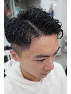 チルチェア 中野店(CHILL CHAIR) サイドパート×パーマ